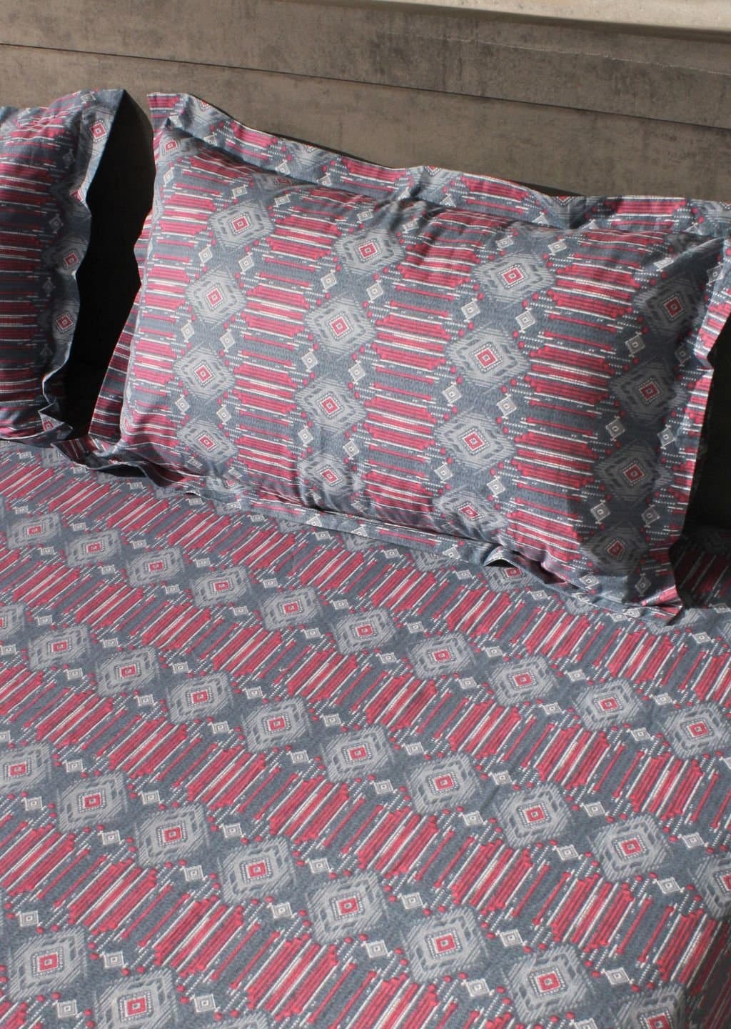 Essentials | 100% Cotton | Geometric Design (108"x108"/274cmx274cm) | 144TC Superking Bedsheet view 3