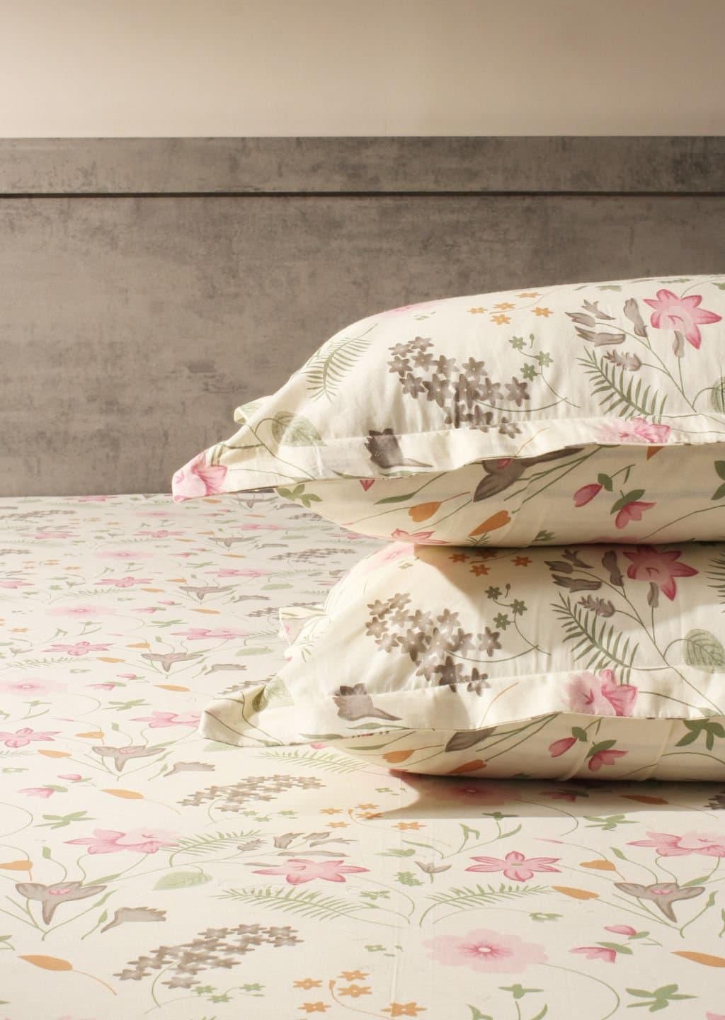Essentials | 100% Cotton | Floral Design (108"x108"/274cmx274cm) | 144TC Superking Bedsheet view 4