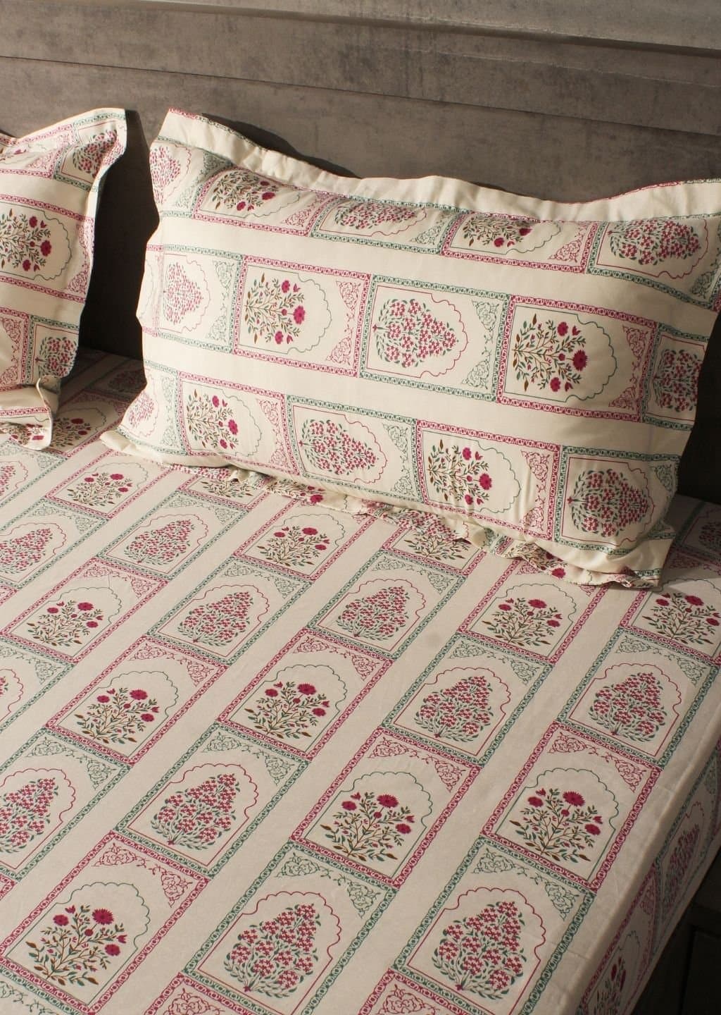Essentials | 100% Cotton | Floral Design (108"x108"/274cmx274cm) | 144TC Superking Bedsheet view 3