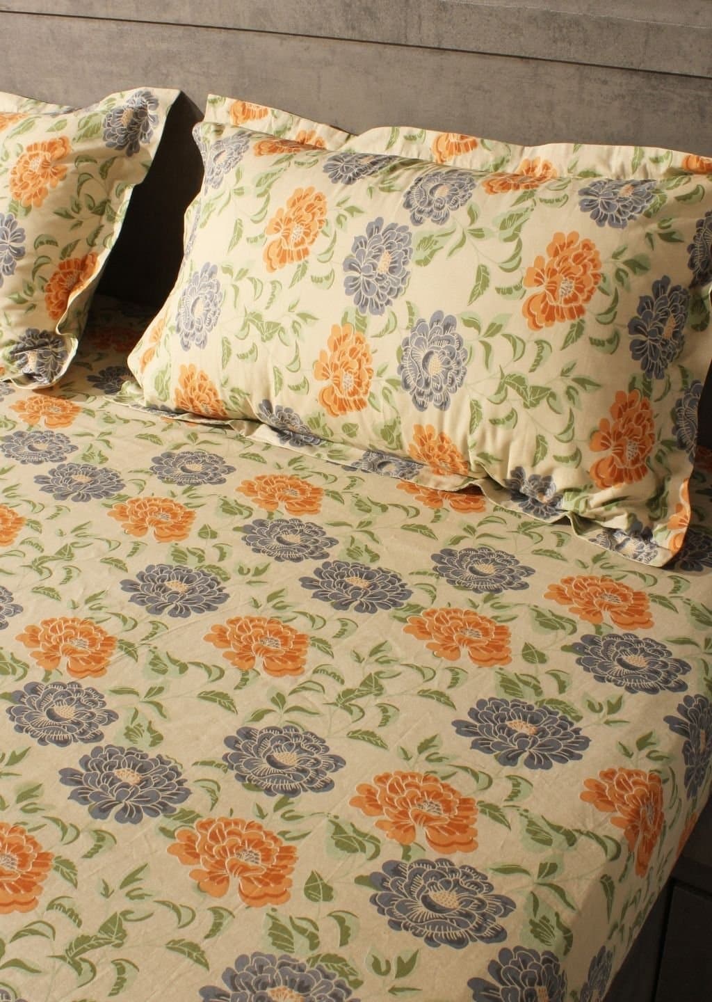 Essential Collection | 100% Cotton | Floral Print (108″x108″/274cmx274cm) | 144TC Superking Size Bedsheet with 2 Pillow Covers
