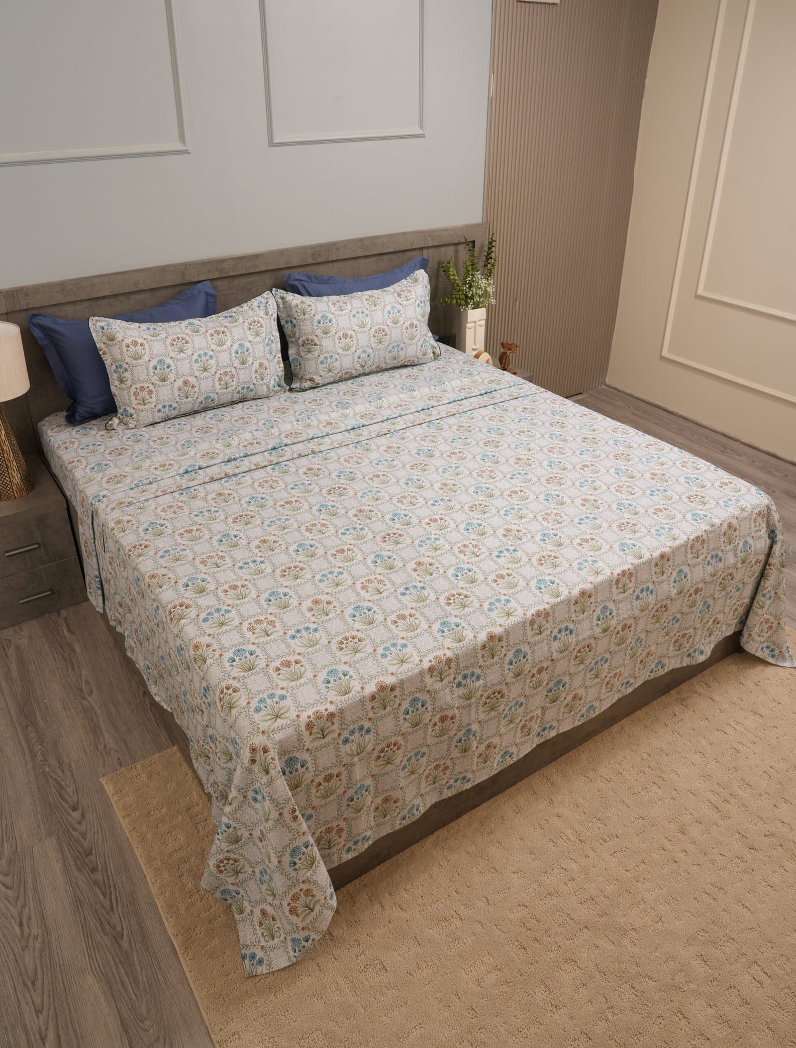 Weavio Collection | 100% Cotton | Floral Print (108″x108″/274cmx274cm) | 210TC Superking Size Bedsheet with 2 Piping Pillow Covers view 2