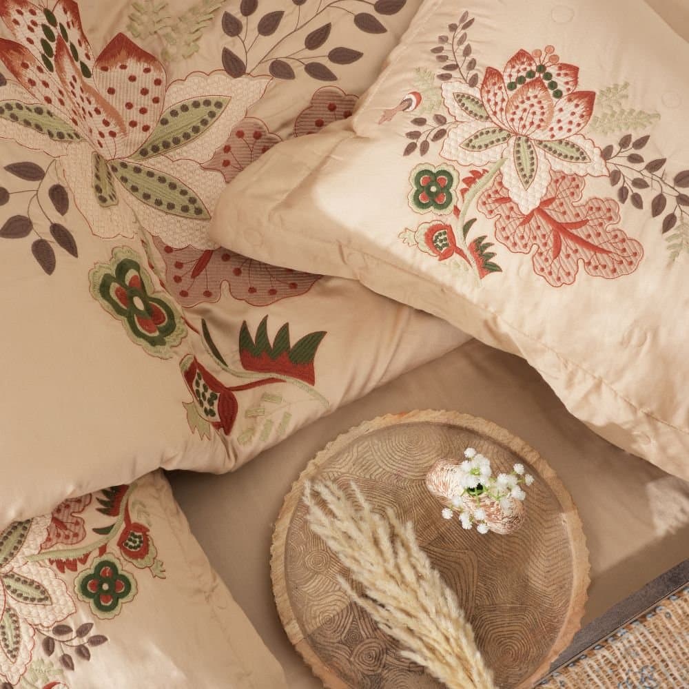 Floral Majesty Comforter Set | 300TC | 1 Double Comforter | 1 Bedsheet with 2 Pillow Covers (108″x108″/274cmx274cm)