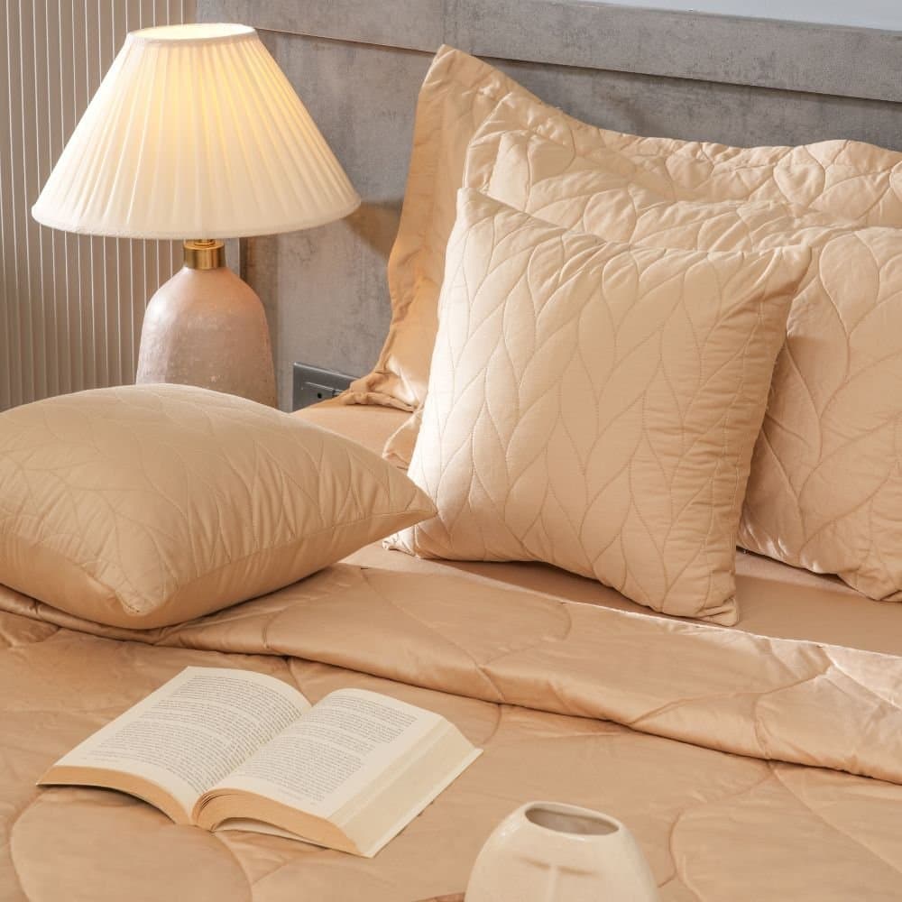 Muted Charm Bedding Set | 300TC | 1 Double Comforter | 1 Bedsheet with 2 Pillow Covers | 2 Cushion Covers (108″x108″/274cmx274cm)