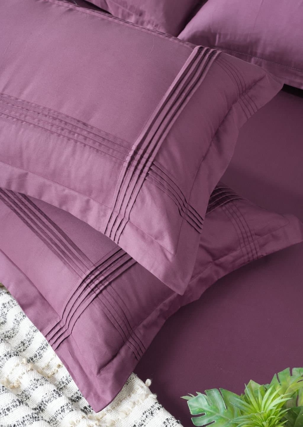 Luxe Frame 400TC Bedsheet Set | Deep Grey | 1 Bedsheet with 2 Pillow Covers | Luxury Bedroom Décor (108″x108″/274cmx274cm) | Vintage Plum