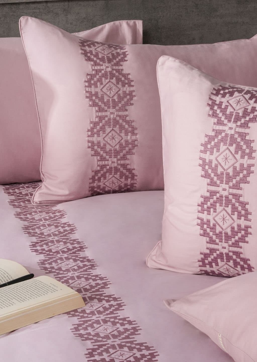 Amara Weave Embroidered Bedsheet Set | Muted Rose | Designer Embroidery | 1 Bedsheet with 2 Pillow Covers | Luxury Bedroom Décor (108″x108″/274cmx274cm)