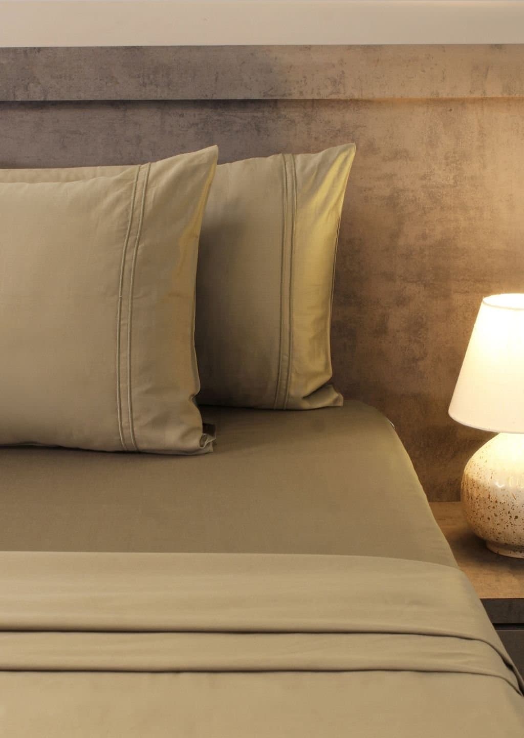 Linea Luxe Collection | 100% Cotton | Solids (108″x108″/274cmx274cm) | 400TC Superking Size Bedsheet with 2 Embroided Pillow Covers | Warm Cocoa