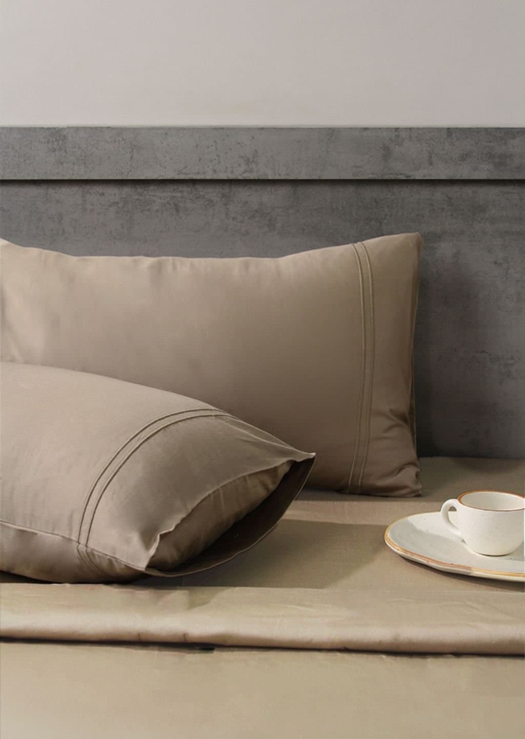 Linea Luxe Collection | 100% Cotton | Solids (108″x108″/274cmx274cm) | 400TC Superking Size Bedsheet with 2 Embroided Pillow Covers | Warm Cocoa