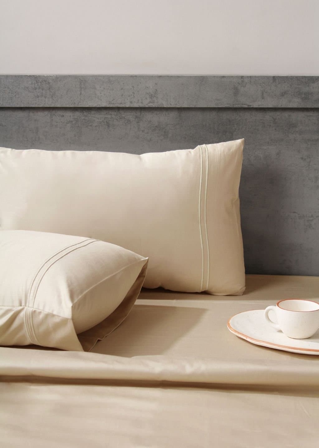 Linea Luxe Collection | 100% Cotton | Solids (108″x108″/274cmx274cm) | 400TC Superking Size Bedsheet with 2 Embroided Pillow Covers | Soft Pearl