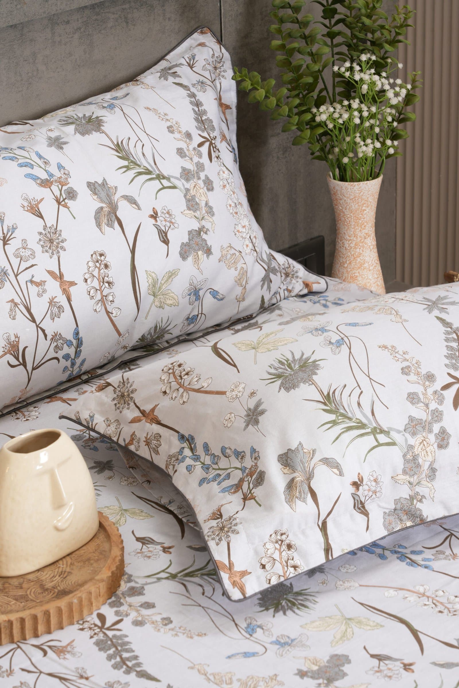 Sleeping Owls- Because Your Sleep Matters (In-House) Weavio Collection | 100% Cotton | Nature Sketch Botanical (108″x108″/274cmx274cm) | 210TC Superking Size Bedsheet with 2 Piping Pillow Covers