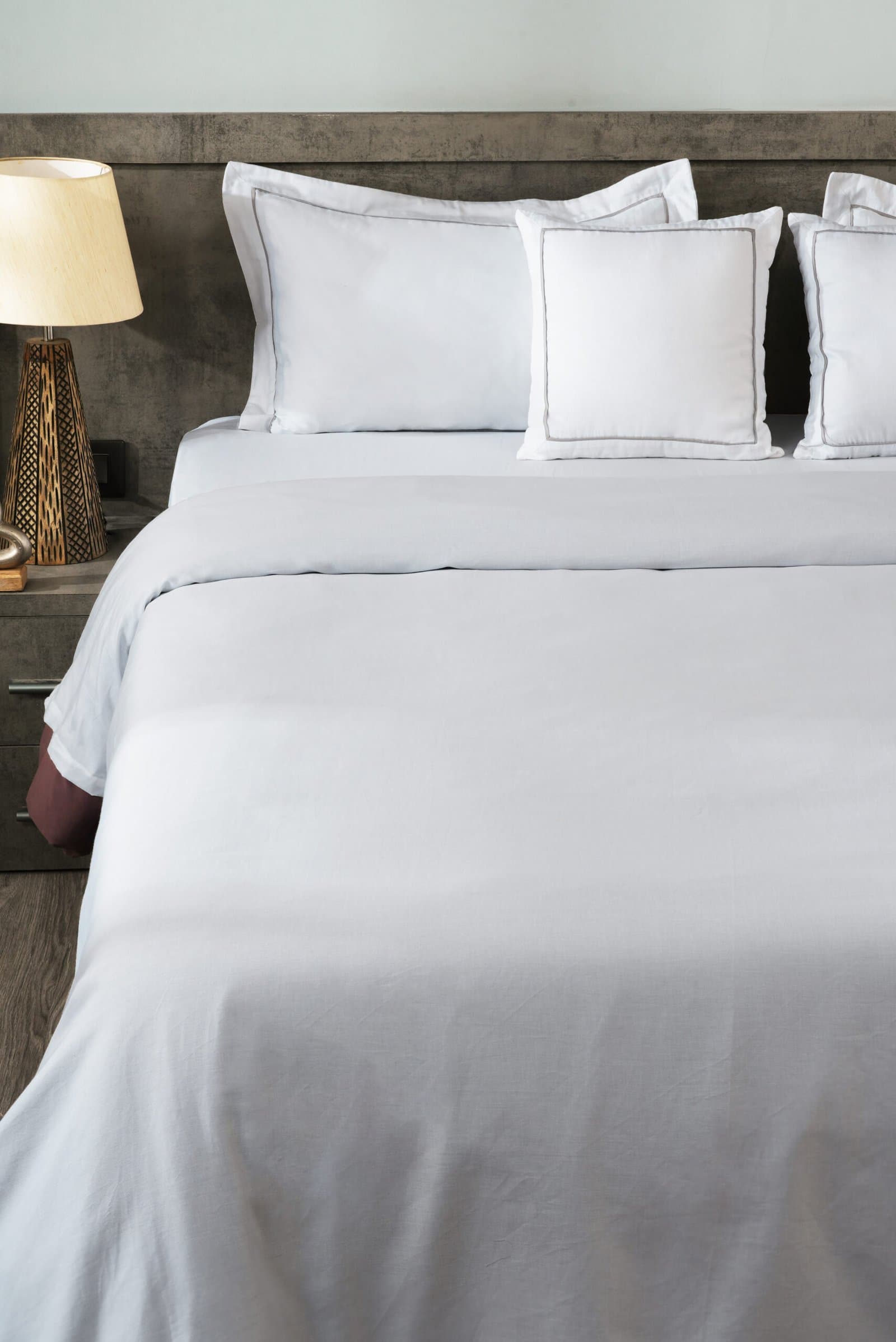 Bold Border 5PCS Set | 300TC | 1 Superking Bedsheet with 2 Pillow Covers | 2 Cushion Covers (108″x108″/274cmx274cm) view 4