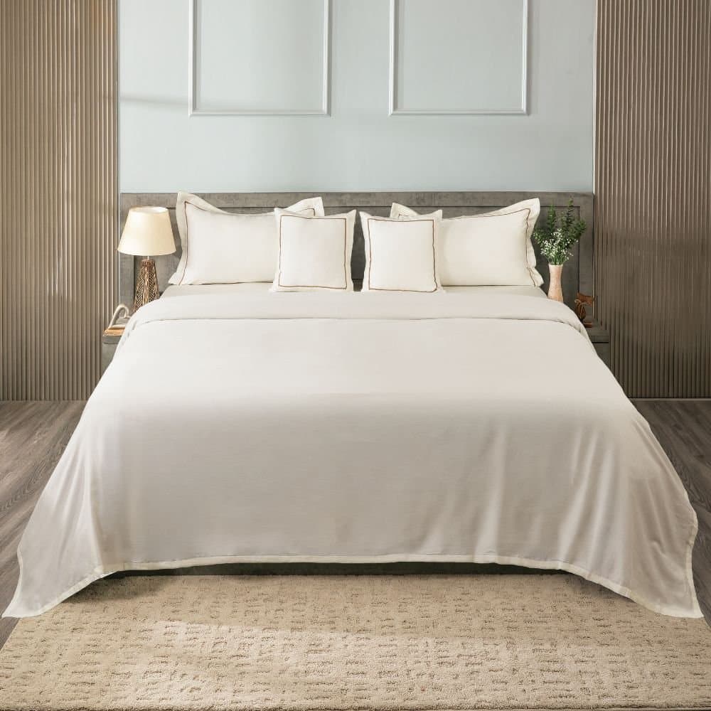 Bold Border 5PCS Set | Light Cream | 300TC | 1 Superking Bedsheet with 2 Pillow Covers | 2 Cushion Covers (108″x108″/274cmx274cm) (Copy) view 2