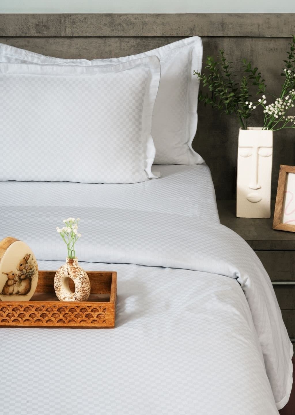 Sleeping Owls-because your sleep matters (In-House) Jacquard 300TC Bedsheet Set | White | 1 Superking Bedsheet with 2 Pillow Covers (108″x108″/274cmx274cm)