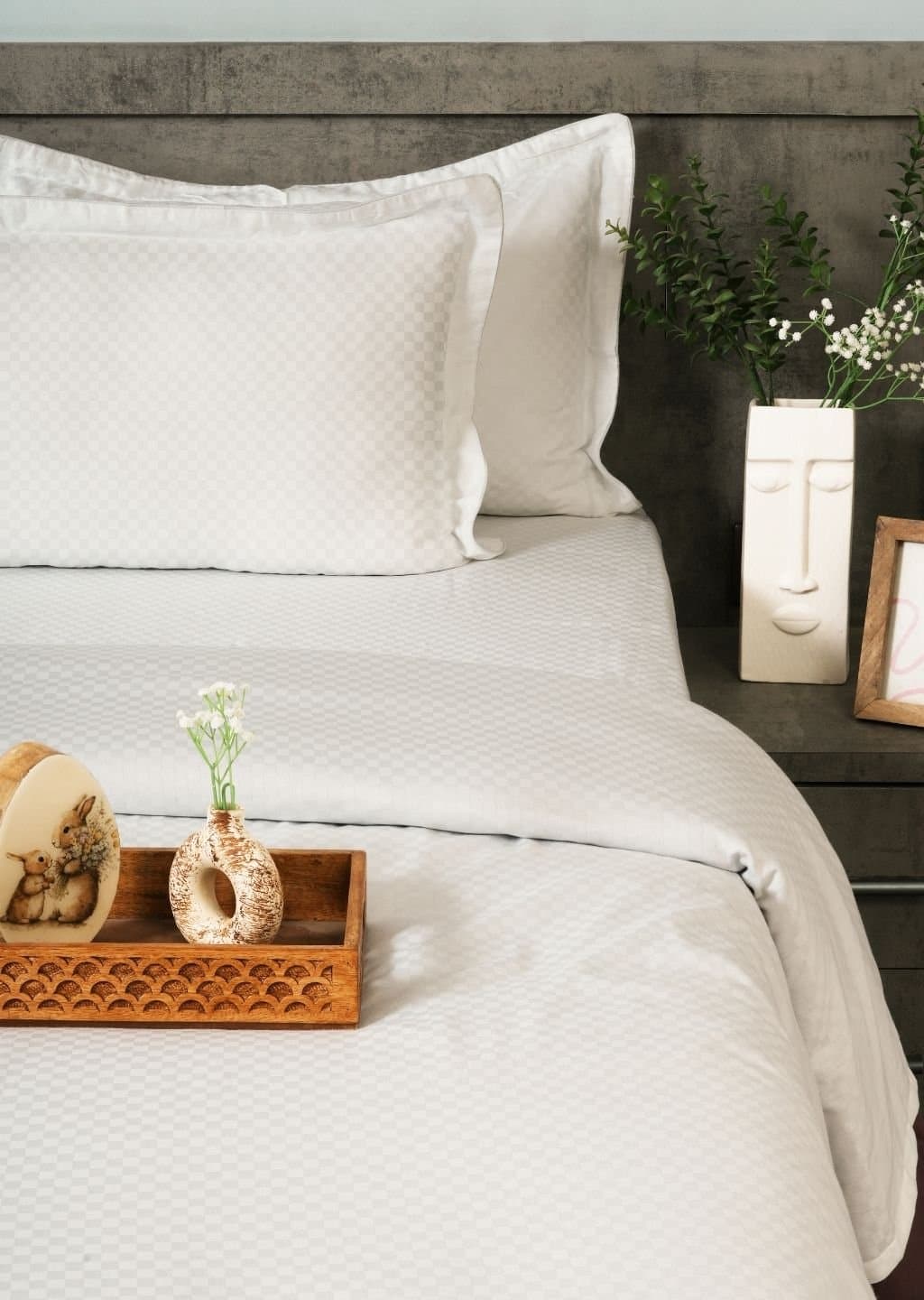 Sleeping Owls-because your sleep matters (In-House) Jacquard 300TC Bedsheet Set | Light Cream | 1 Superking Bedsheet with 2 Pillow Covers (108″x108″/274cmx274cm)