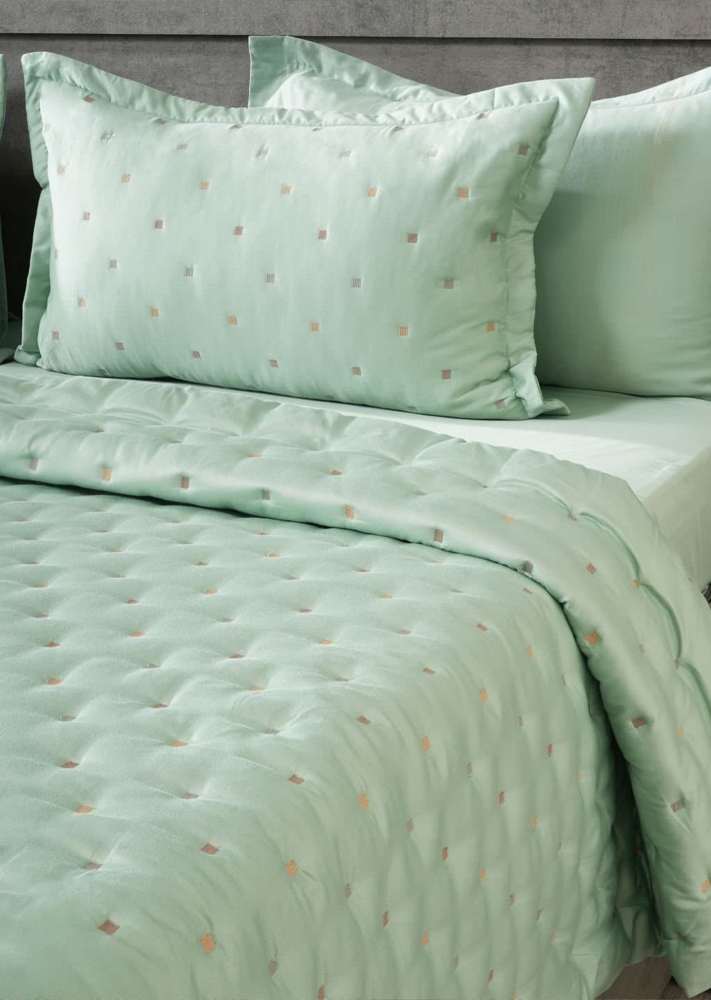Imperial Vine Comforter Set | 300TC | 1 Double Comforter | 1 Bedsheet with 2 Pillow Covers (108″x108″/274cmx274cm) | view 4