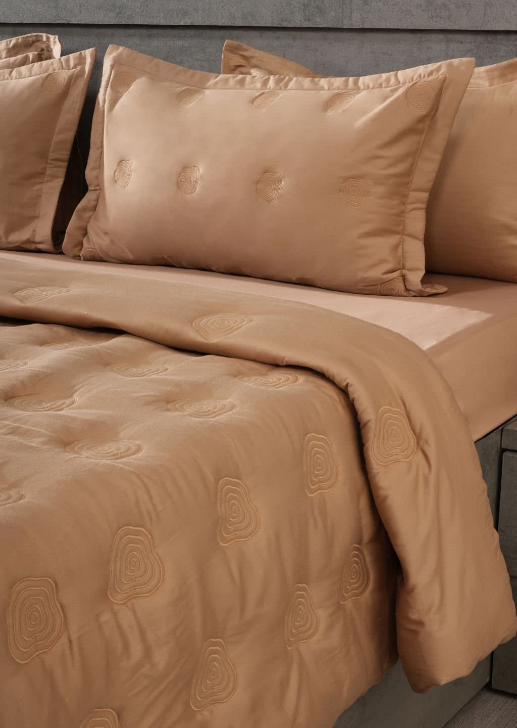 Imperial Vine Comforter Set | 300TC | 1 Double Comforter | 1 Bedsheet with 2 Pillow Covers (108″x108″/274cmx274cm) view 4